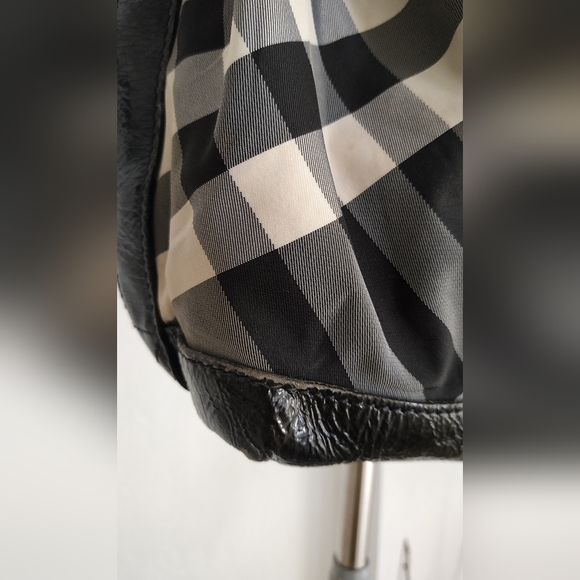 Burberry Black and White Shoulder Bag - Picture 12 of 17